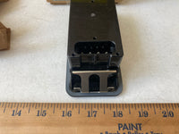 6111900C2 INTERNATIONAL DRIVERS MASTER WINDOW CONTROL SWITCH 5012212R1 p022